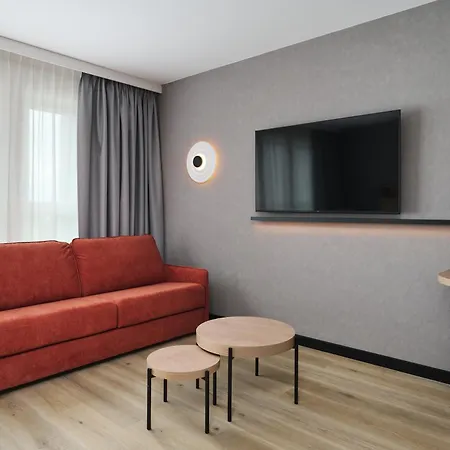 Campanile Prime Warsaw Airport-3